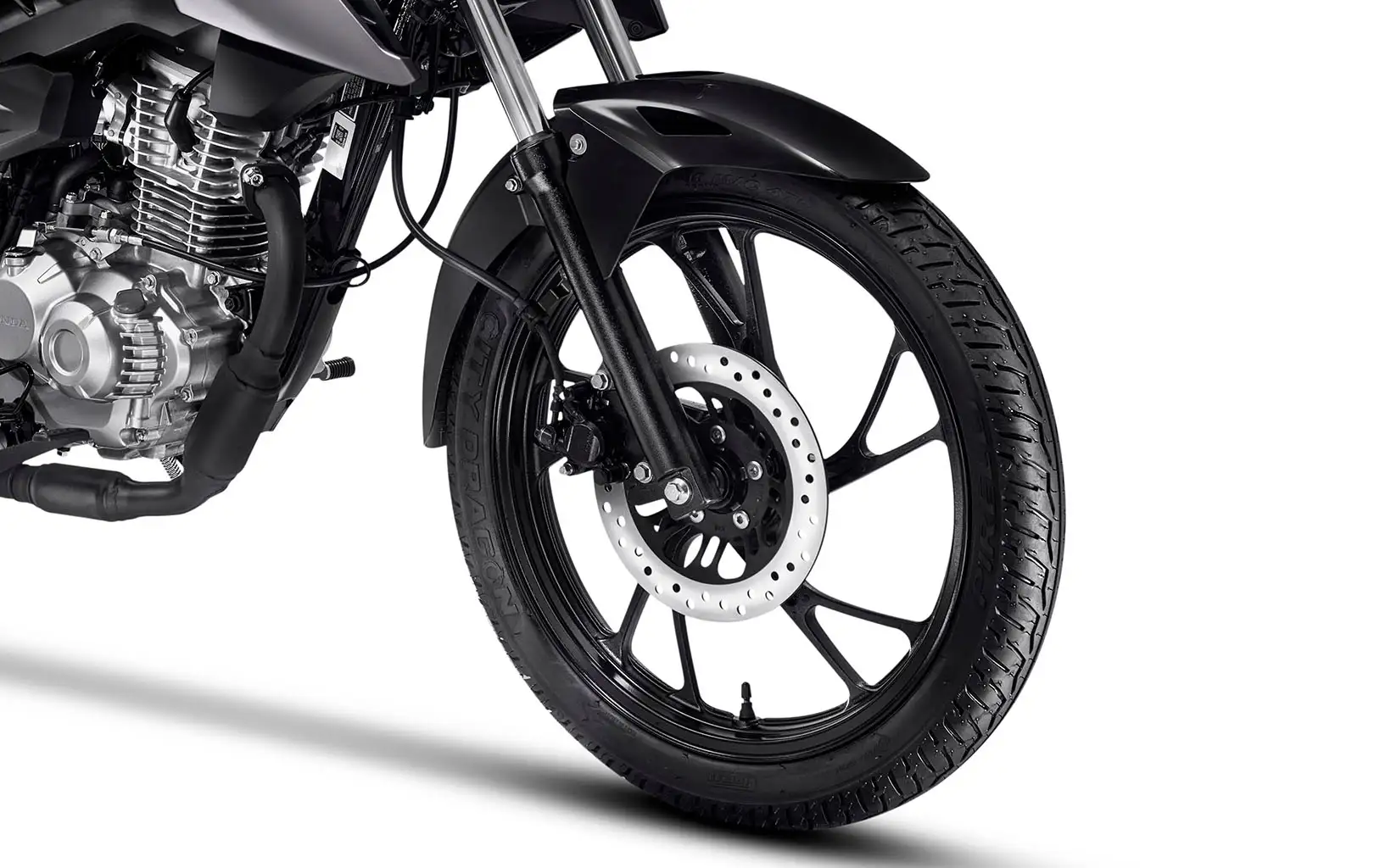 Visão Frontal Direita do Pneu da Moto Honda CG160 Fan
