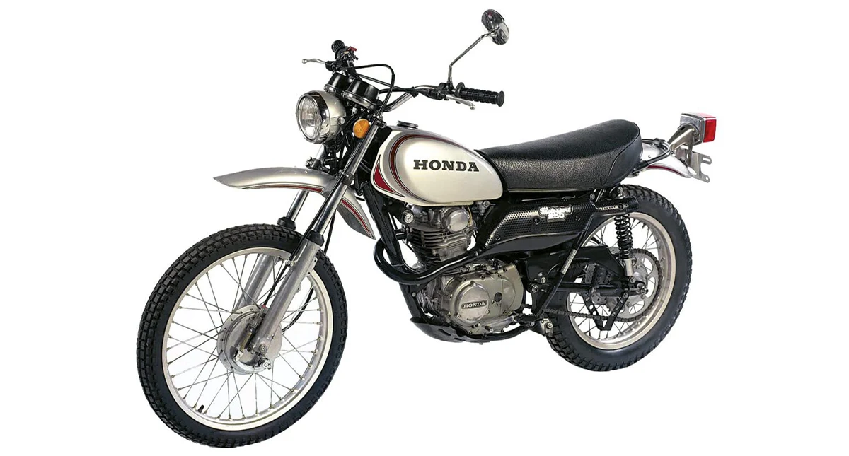 Visão lateral esquerda Honda xl250