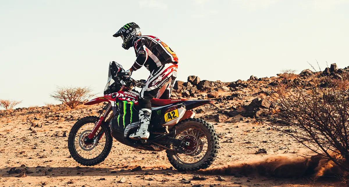Adrien Van Beveren em moto rally