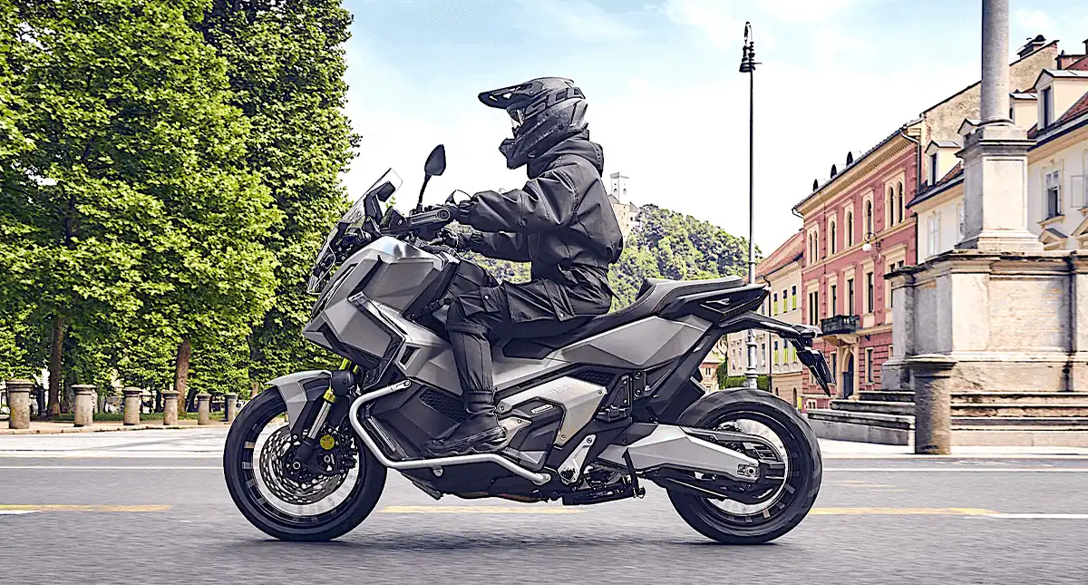 Visão lateral Honda x adv