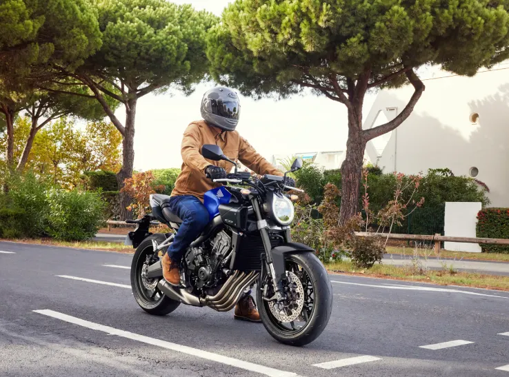 CB650R E-Clutch - Quer estar no controle