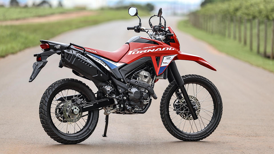 XR300l tornado visão lateral