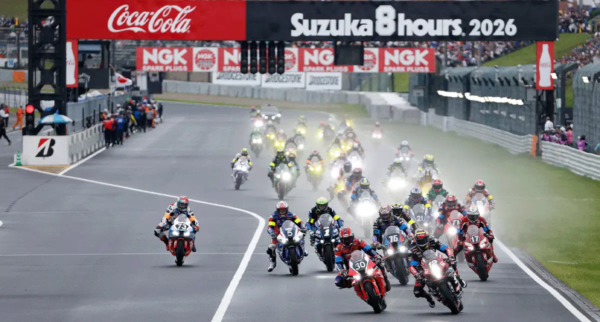 Corrida de motos  em circuito de Suzuka 