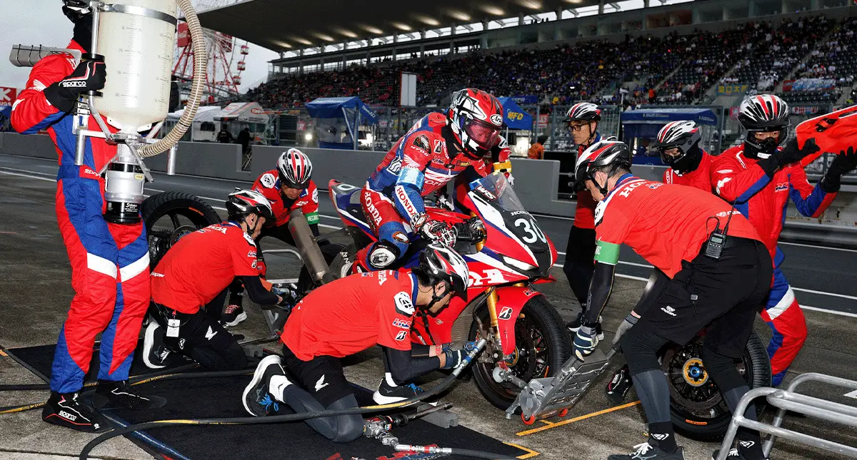 Takumi takahashi parando em pit stop