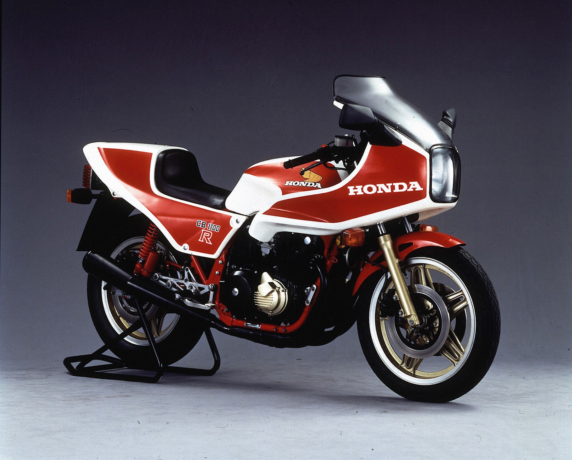 Veja 15 motos que marcam história de 50 anos das Honda de 4 cilindros - UOL  Carros