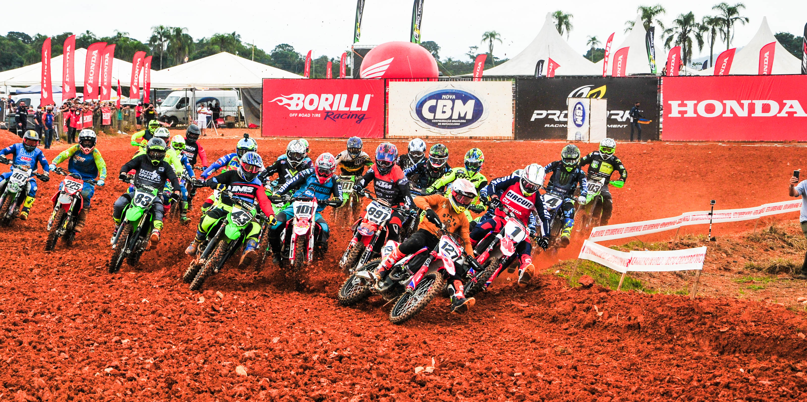Anthony Rodriguez vence corrida da MX1 na abertura do Brasileiro de