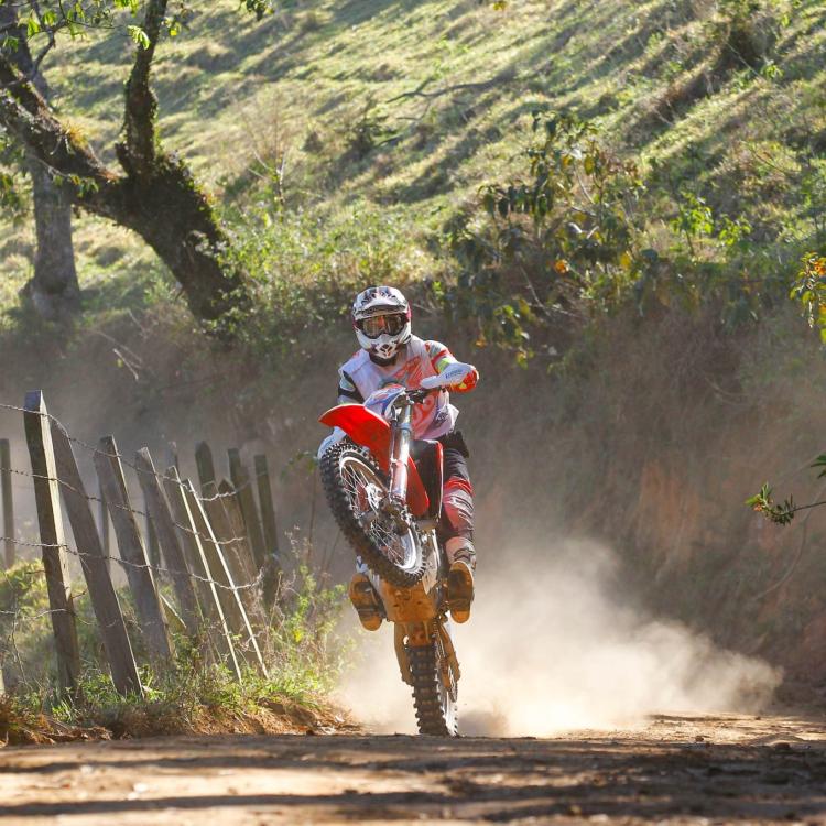 Competições acirradas marcam motocross em Santa Tereza do Tocantins – Folha do Jalapão