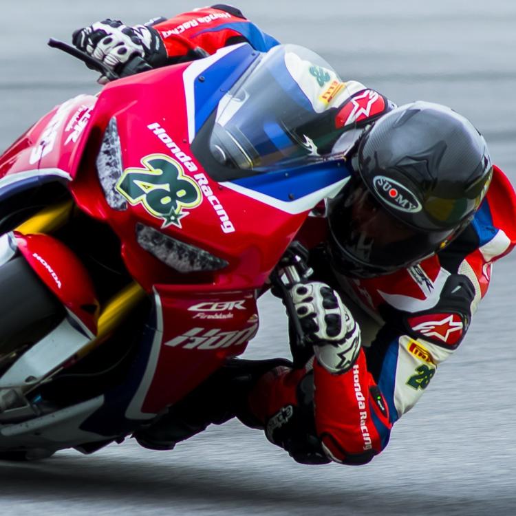 Eric Granado fatura pole do Superbike Brasil em Interlagos
