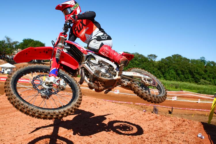 Pilotos ansiosos para corridas do Brasileiro de Motocross 2019 em Morrinhos - GO - MotoX